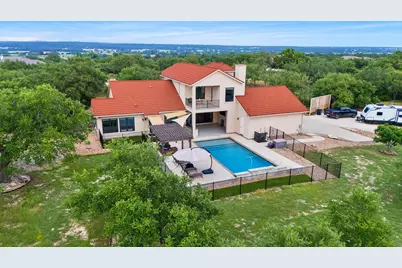 638 Strada Luca, Florence, TX 76527 - Photo 1