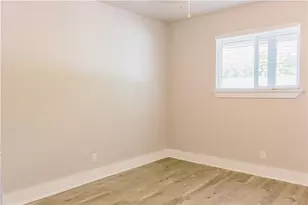 1302 E 52nd St, Austin, TX 78723 - Photo 5