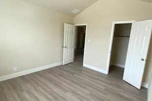 8600 Wood Stork Dr, Austin, TX 78729 - Photo 17