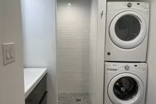 2220 Leon St, Austin, TX 78705 - Photo 11