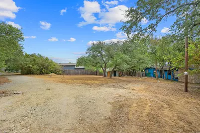 11013 W Lakeview Drive, Jonestown, TX 78645 - Photo 9