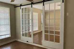 401 Cherry Hill Dr, Austin, TX 78704 - Photo 9