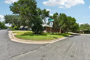 5815 Lomita Verde Cir, Austin, TX 78749 - Photo 5
