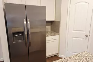 1327 Camden Ln Ln, Lockhart, TX 78644 - Photo 13