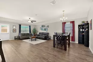706 Liard River Rd, Hutto, TX 78634 - Photo 7