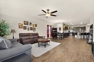 706 Liard River Rd, Hutto, TX 78634 - Photo 7