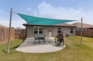 706 Liard River Rd, Hutto, TX 78634 - Photo 27
