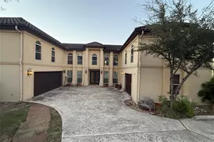 8 Monarch Oaks Ln, The Hills, TX 78738 - Photo 1