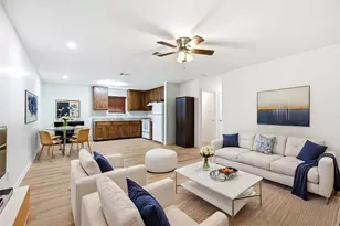 823 N Commerce St, Lockhart, TX 78644 - Photo 1