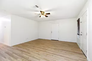 823 N Commerce St, Lockhart, TX 78644 - Photo 13