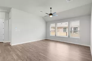 1013 Rollingwood Trl, Georgetown, TX 78633 - Photo 9