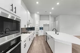 1013 Rollingwood Trl, Georgetown, TX 78633 - Photo 11