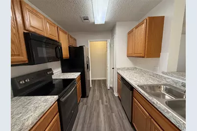 8911 Schick Road #B, Austin, TX 78729 - Photo 5