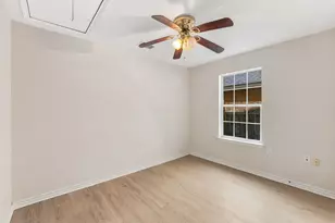 6909 Frontera Tr, Austin, TX 78741 - Photo 15