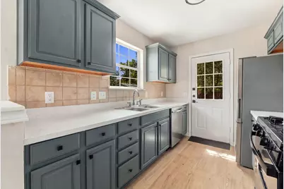 6909 Frontera Trail, Austin, TX 78741 - Photo 11