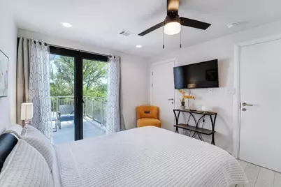 1409 E M Franklin Avenue #B, Austin, TX 78721 - Photo 17