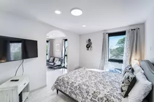 1409 E M. Franklin Ave, Austin, TX 78721 - Photo 27