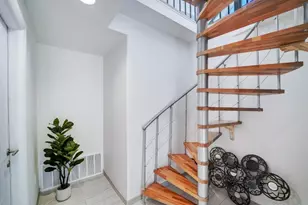 1409 E M. Franklin Ave, Austin, TX 78721 - Photo 35