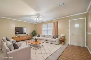 610 Mogonye Ln, Elgin, TX 78621 - Photo 5
