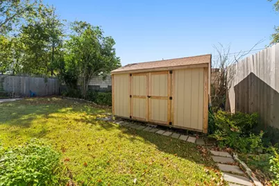 2205 N Plains Avenue, Austin, TX 78757 - Photo 33
