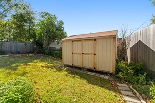 2205 N Plains Ave, Austin, TX 78757 - Photo 35