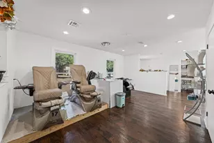 303 Childress Dr, Rockdale, TX 76567 - Photo 9