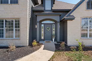 312 Country Club Dr, La Grange, TX 78945 - Photo 5