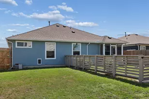 13804 Sierra Wind Ln, Elgin, TX 78621 - Photo 15