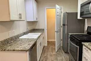 407 Vista W Ct, Bastrop, TX 78602 - Photo 5