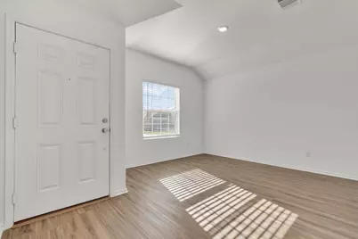 261 Madrid, Kyle, TX 78640 - Photo 5