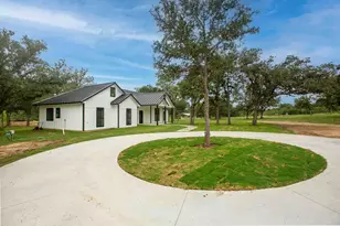 337 Smitty Ln, Lockhart, TX 78644 - Photo 3