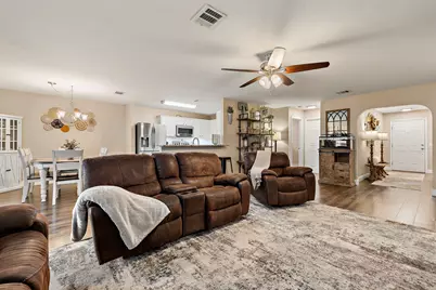 2100 Oaklawn Drive, Taylor, TX 76574 - Photo 9