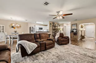 2100 Oaklawn Dr, Taylor, TX 76574 - Photo 9