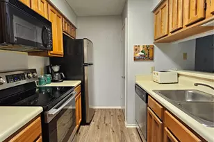 1202 Thorpe Ln, San Marcos, TX 78666 - Photo 11