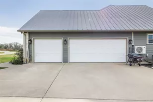 264 Timber Lake Dr, La Grange, TX 78945 - Photo 5