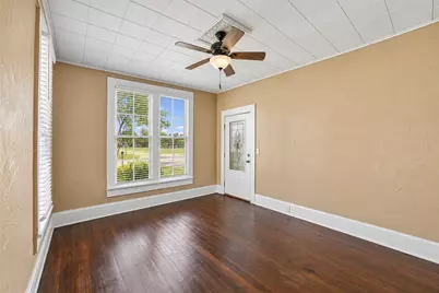 1231 N Saint Joseph Street, Gonzales, TX 78629 - Photo 5