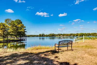 106 Wampum, Smithville, TX 78957 - Photo 13