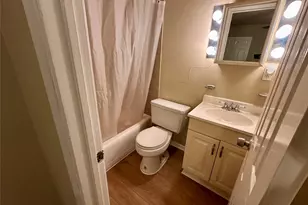 803 W 28th St, Austin, TX 78705 - Photo 13