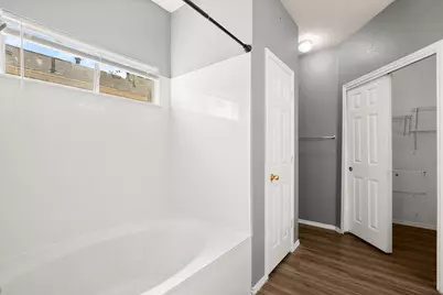 706 Johnny Bench Court, Round Rock, TX 78665 - Photo 13
