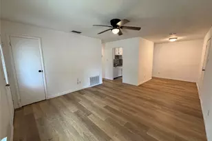 1204 Aransas St, Lockhart, TX 78644 - Photo 3