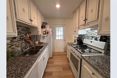 1204 Aransas Street, Lockhart, TX 78644 - Photo 7
