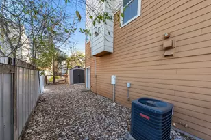 2606 Wilson St, Austin, TX 78704 - Photo 27