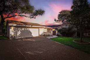 208 Crescent Bluff, Lakeway, TX 78734 - Photo 1