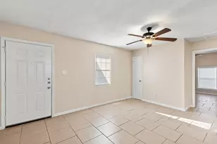 410 Thorndale, Taylor, TX 76574 - Photo 11