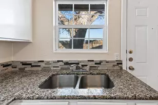 410 Thorndale, Taylor, TX 76574 - Photo 19