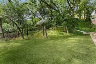 1015 Gaston Ave, Austin, TX 78703 - Photo 27