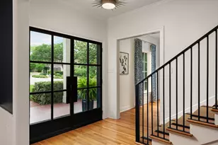 1015 Gaston Ave, Austin, TX 78703 - Photo 3