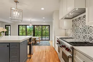 1015 Gaston Ave, Austin, TX 78703 - Photo 13
