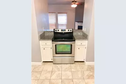 2414 Longview Street #303, Austin, TX 78705 - Photo 13