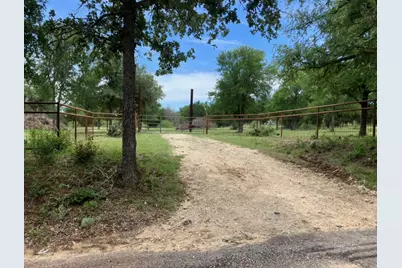 317 Pleasant Grove Loop, Elgin, TX 78621 - Photo 3